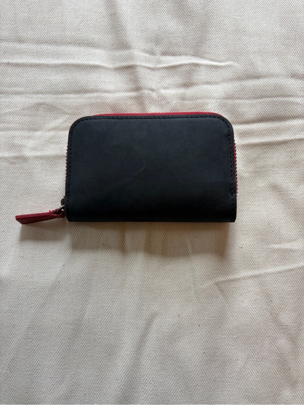 Coin purse made from recycled tires